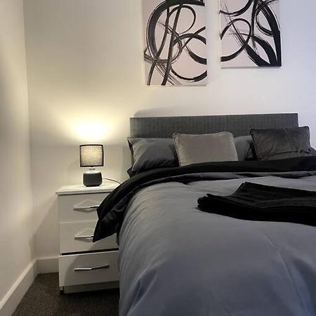 #4Bs 1 Bed Serviced Apartment 德比 外观 照片