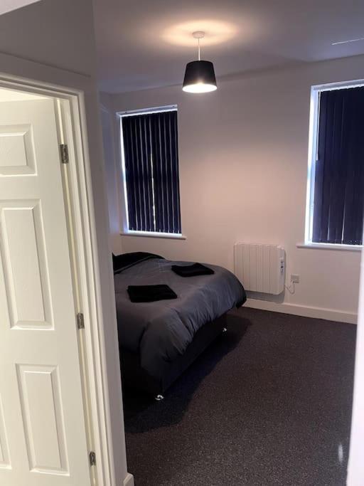 #4Bs 1 Bed Serviced Apartment 德比 外观 照片