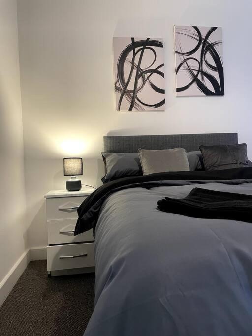 #4Bs 1 Bed Serviced Apartment 德比 外观 照片