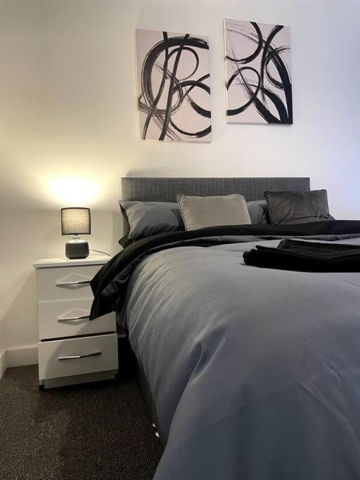 #4Bs 1 Bed Serviced Apartment 德比 外观 照片